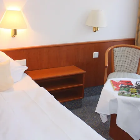 Gertrudenhof 3*