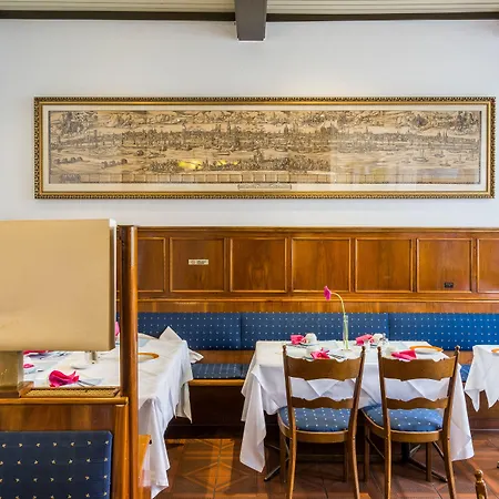 Gertrudenhof 3*