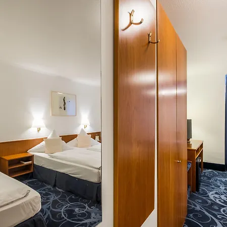 Gertrudenhof 3*